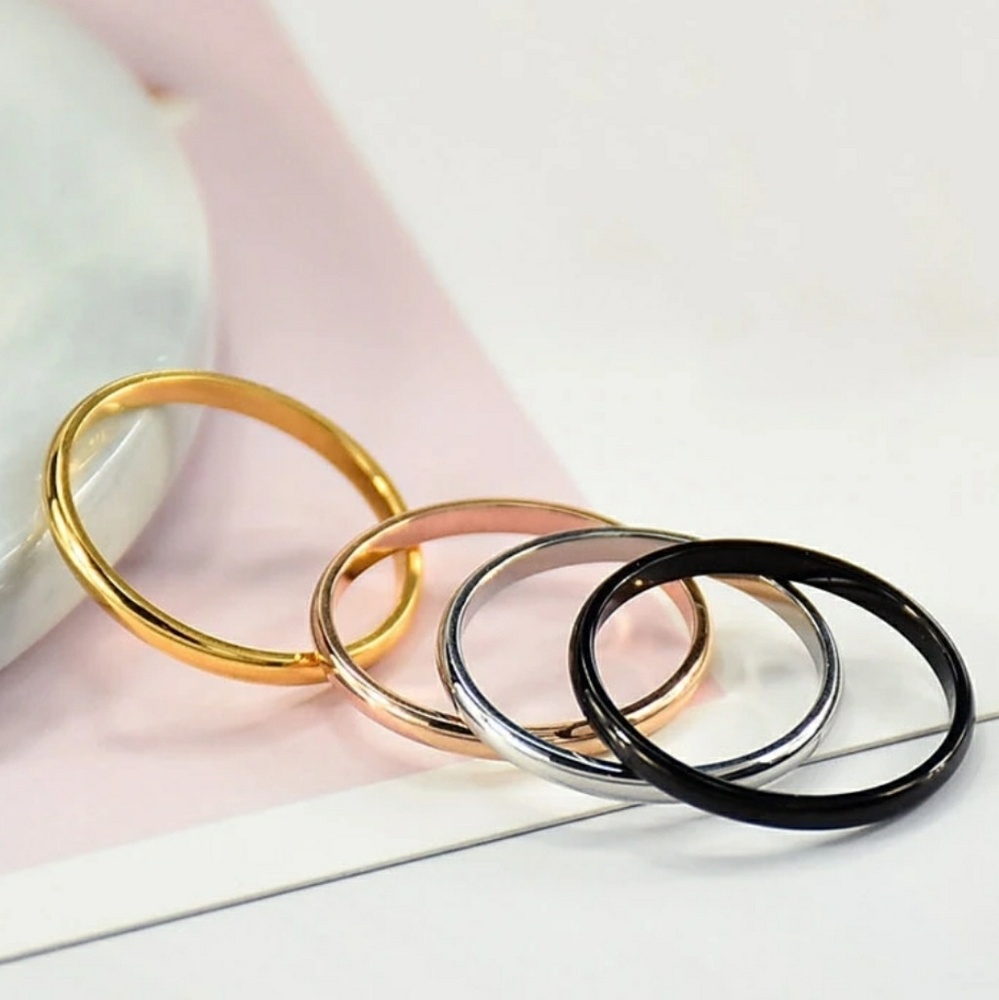 NEW Simple Gold Tone 2mm stackable band ring - Picture 4 of 5